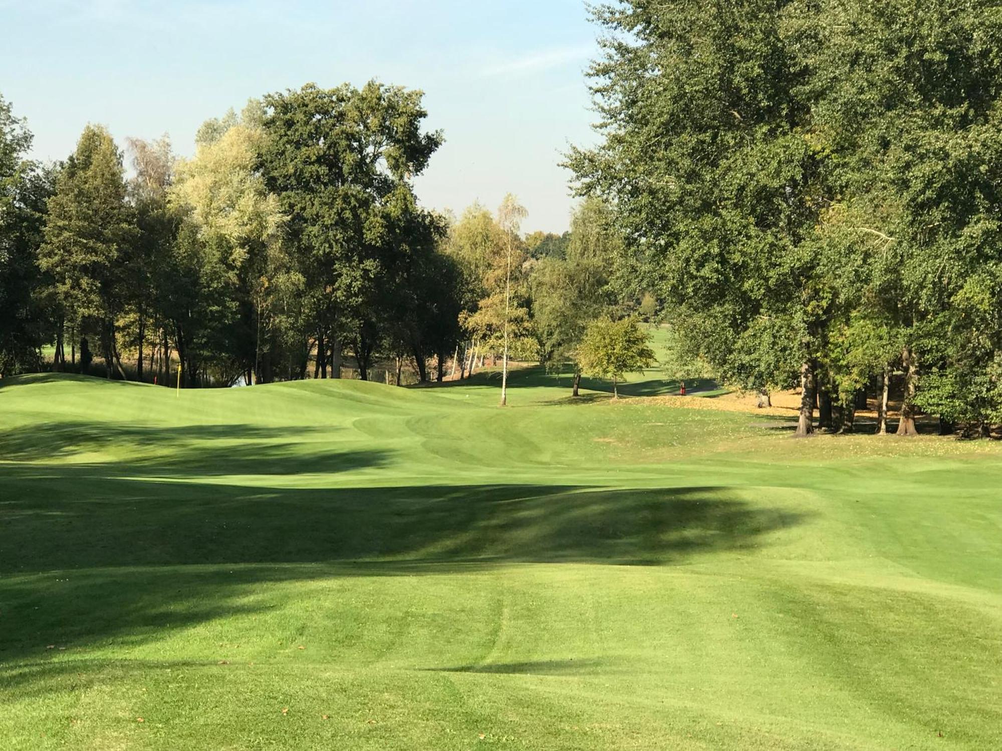 Le Domaine Des Vanneaux Golf Et Spa Mgallery Л'Иль-Адам Экстерьер фото