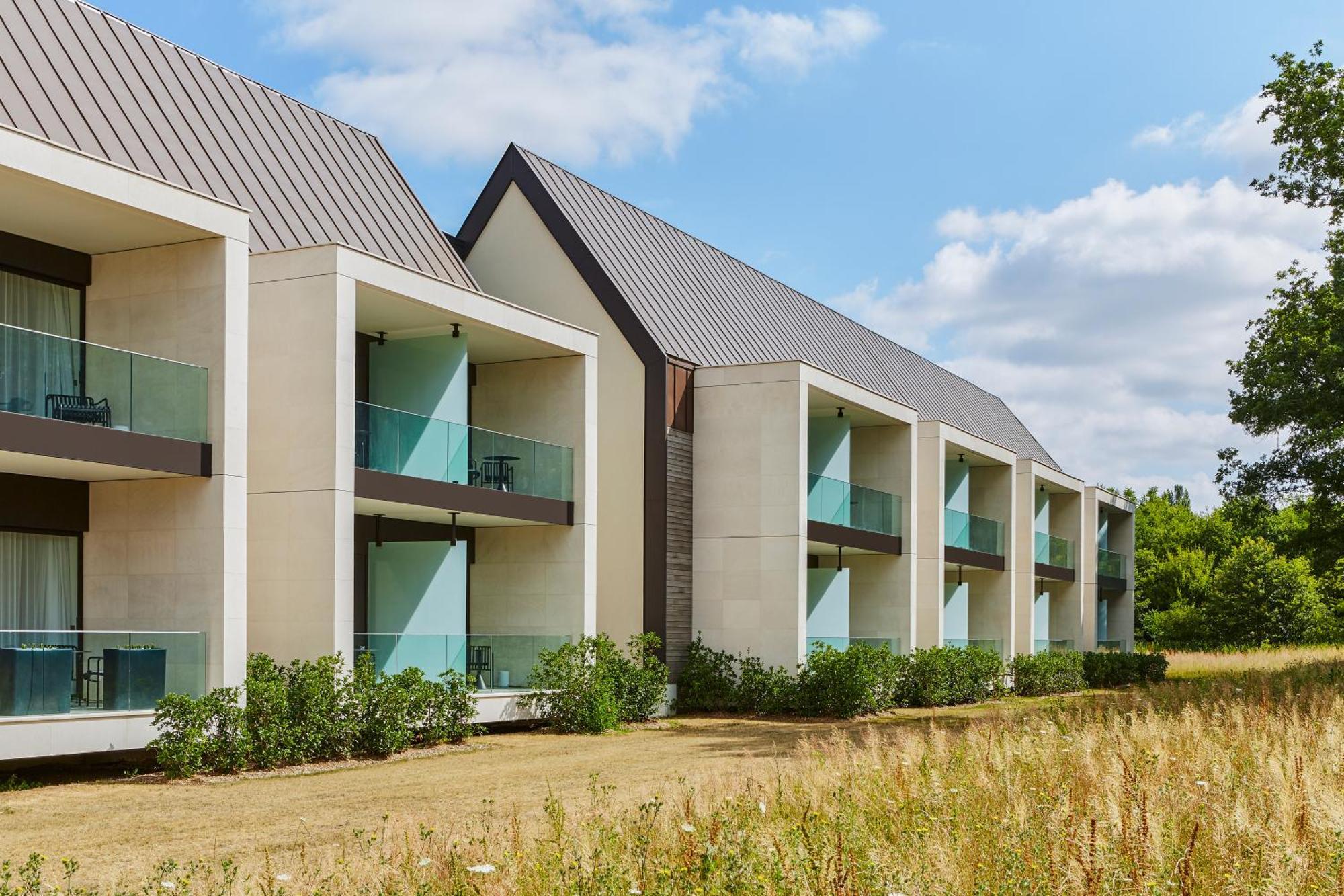 Le Domaine Des Vanneaux Golf Et Spa Mgallery Л'Иль-Адам Экстерьер фото