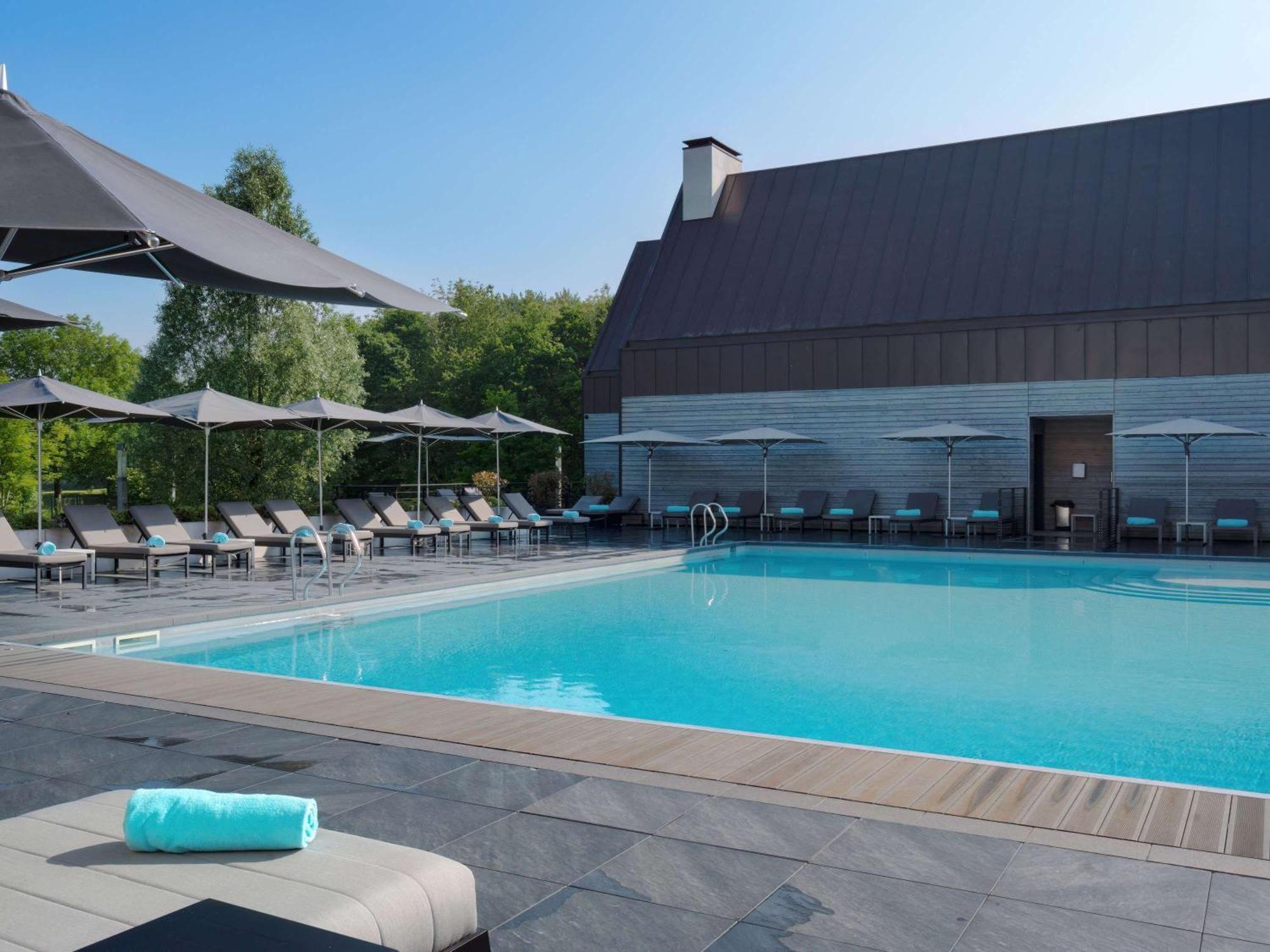 Le Domaine Des Vanneaux Golf Et Spa Mgallery Л'Иль-Адам Экстерьер фото