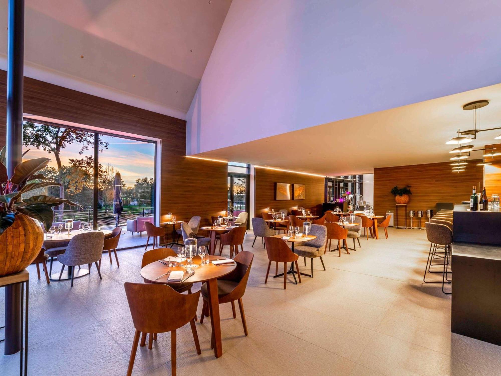 Le Domaine Des Vanneaux Golf Et Spa Mgallery Л'Иль-Адам Экстерьер фото